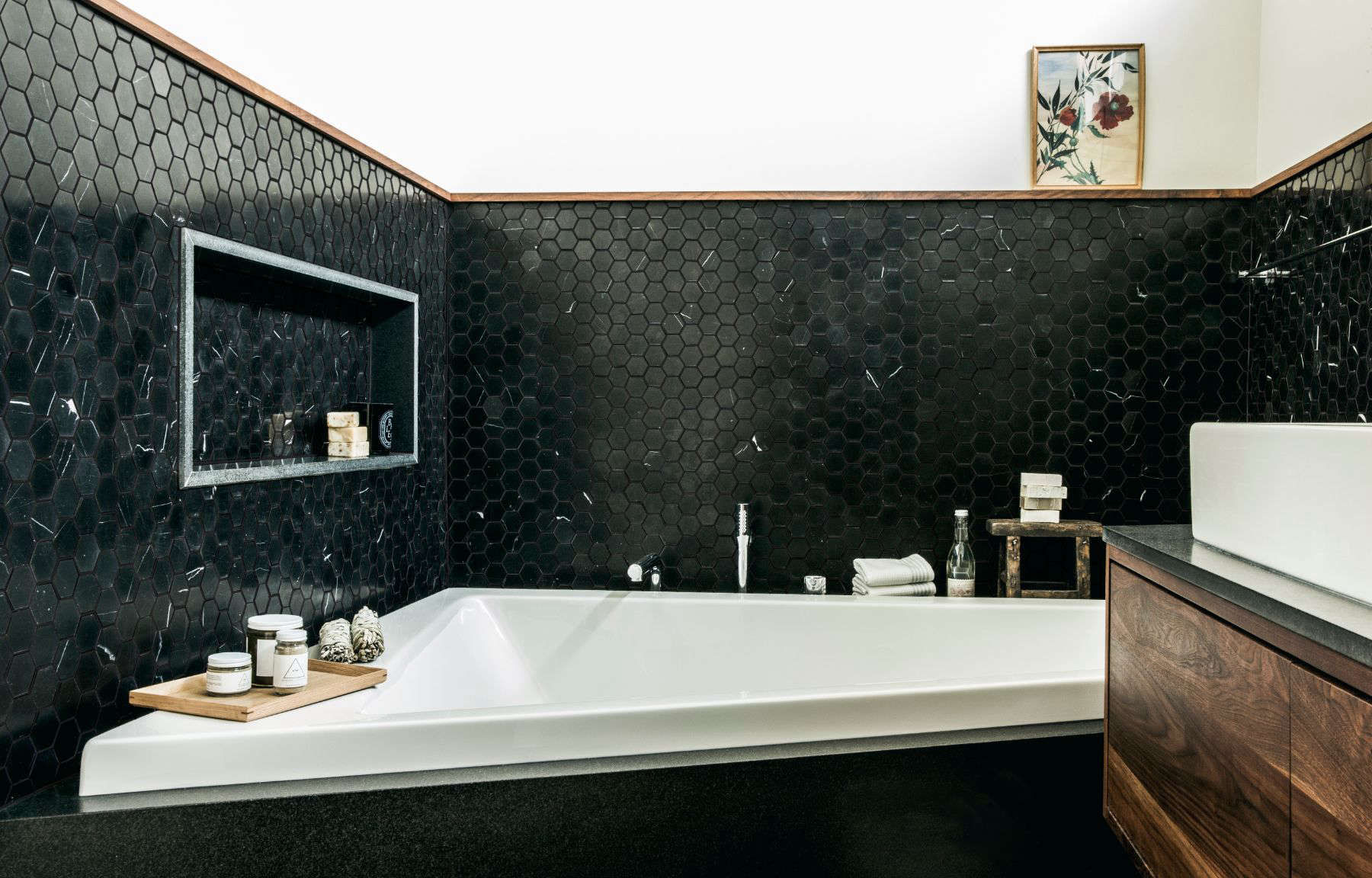The Bath en Noir: 10 Favorite Moody Black Bathrooms - Remodelista Web Story  - Remodelista, image size:1800x1152