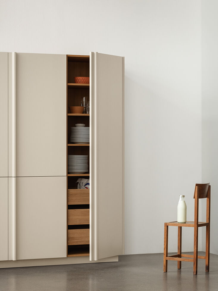 taller cabinets with drawers for efficient storage. 17