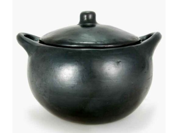 La Chamba Bean Pot  SoupStew Pot portrait 42