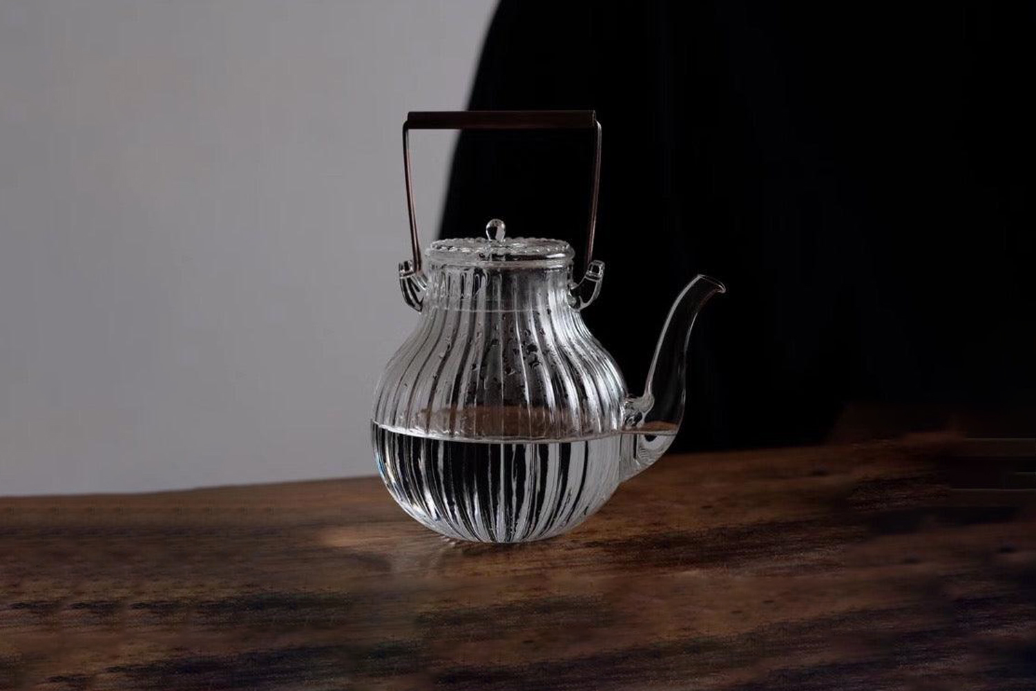https://www.remodelista.com/wp-content/uploads/2023/11/moku-park-japanese-hammer-pattern-petal-teapot.jpg