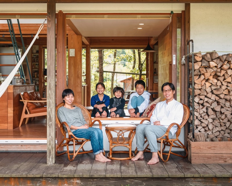 hironobu kagae and family sinken community manager