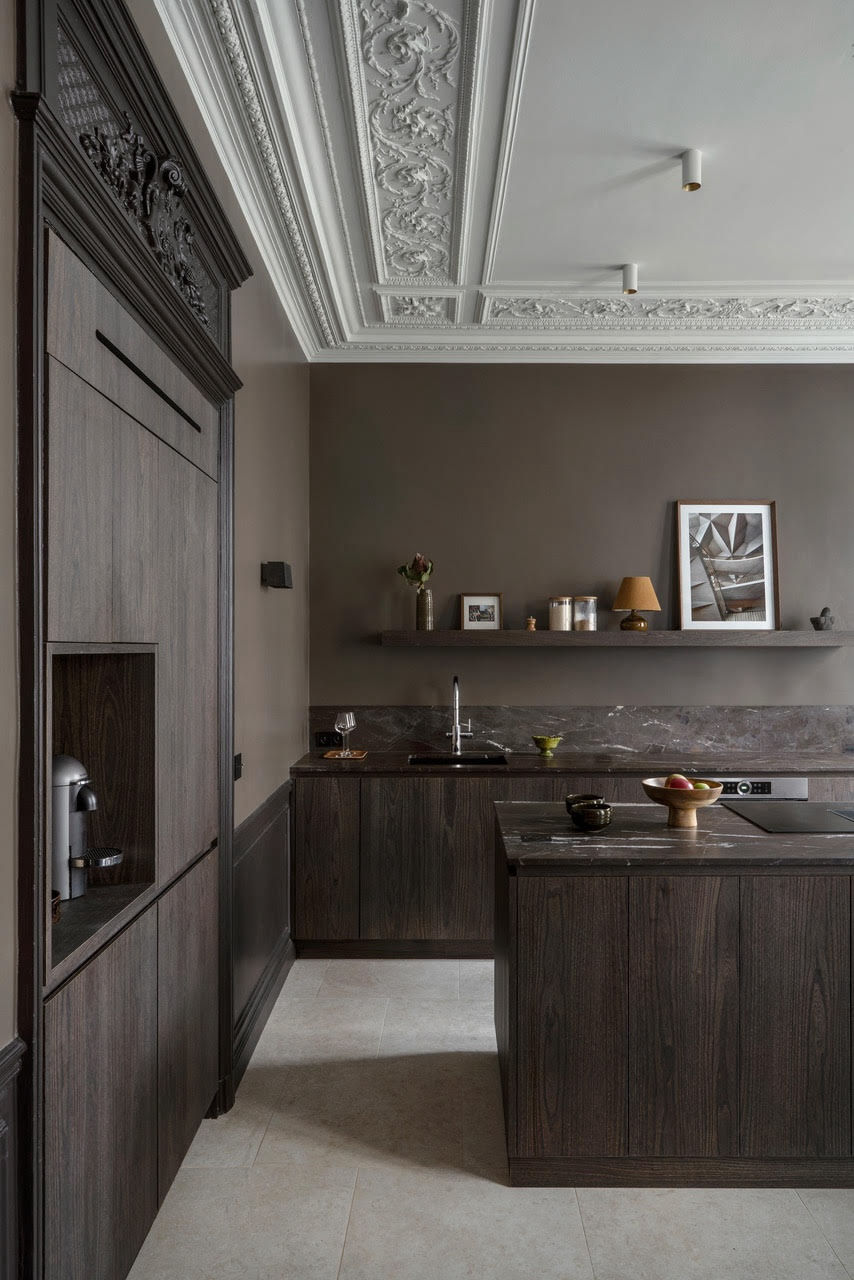 MeettheBlackTieKitchen:ADarkandMoodyNewKitcheninaHistoricParisApartment