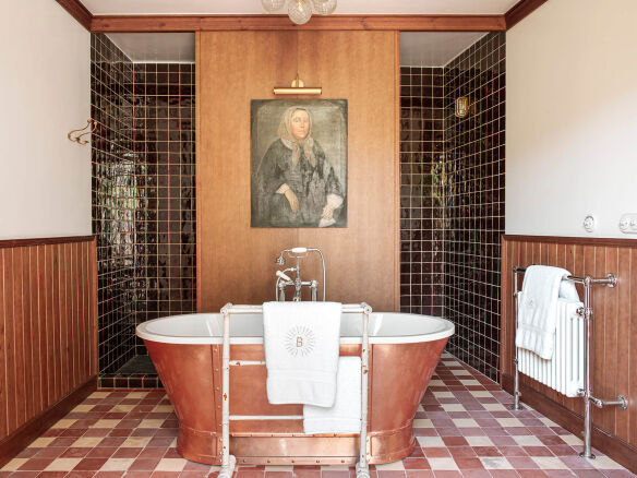 la bionda hotel costa spain bathroom copper 1  