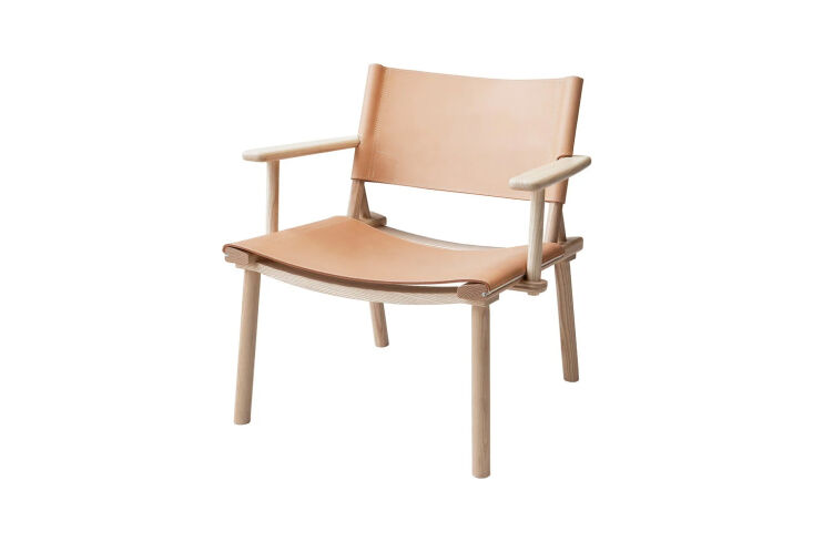 the nikari december lounge chair is designed by jasper morrison and wataru kuma 13