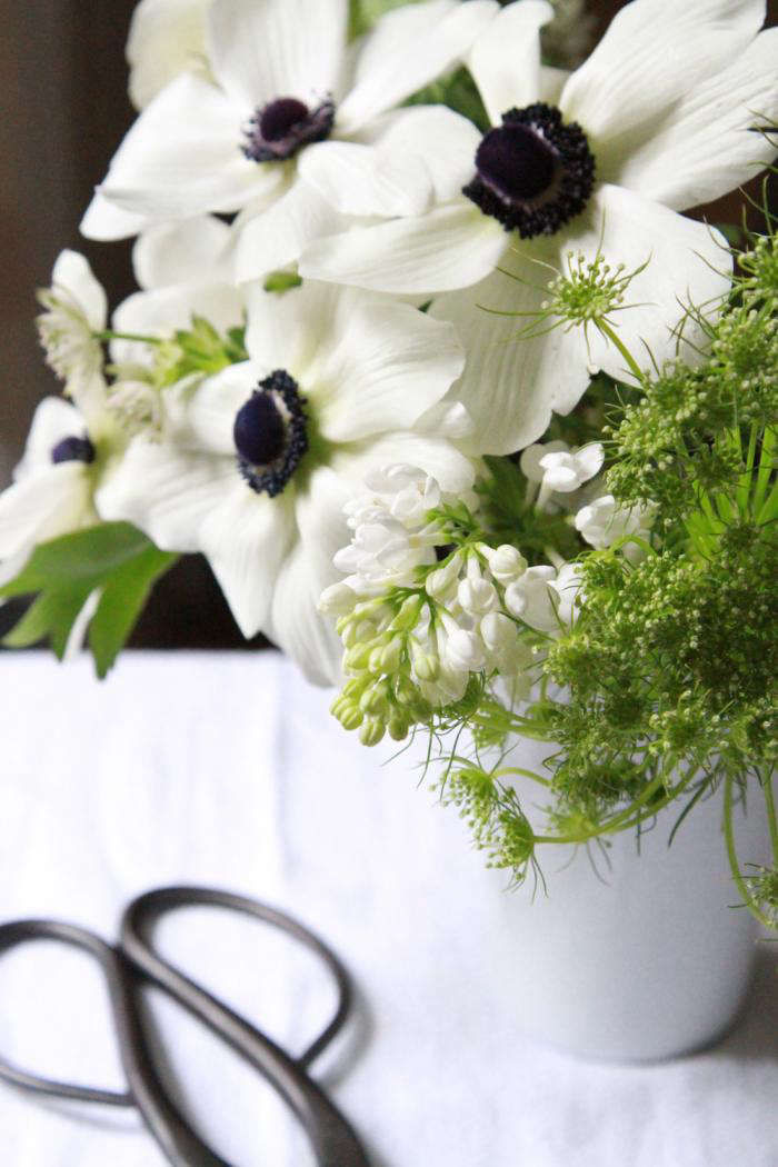 BouquetoftheWeek:SplurgeonBlackandWhiteAnemones-Gardenista
