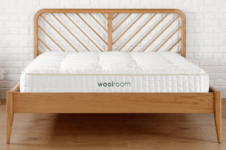 the wool room&#8\2\17;s classic wooly mattress is made with \100 percent tr 17