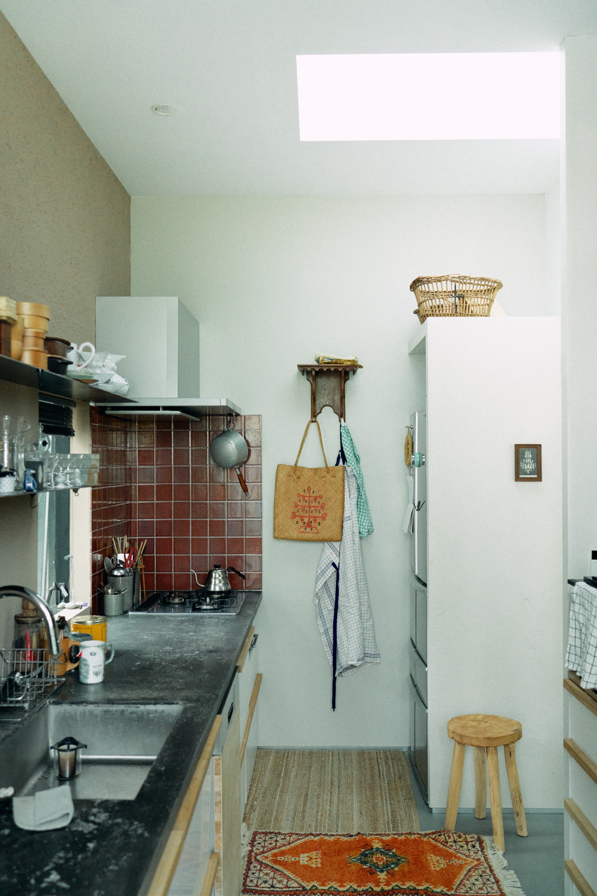 &#8\2\20;the kitchen was designed to be easy to work in and to hide unneces 25