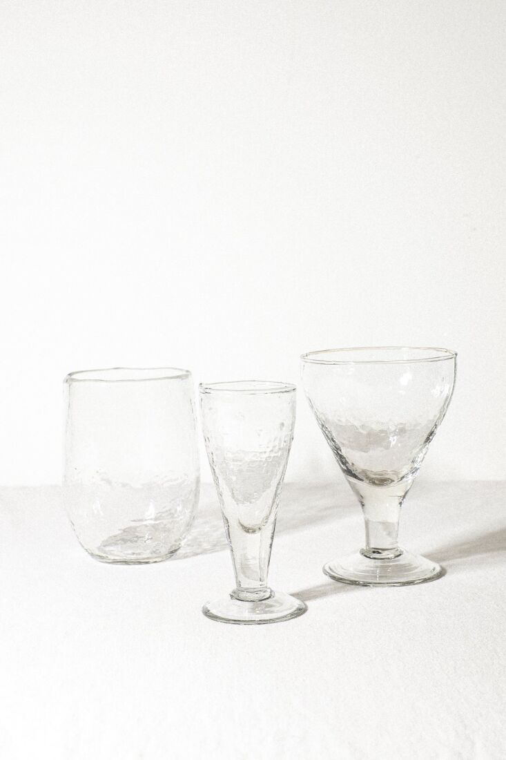 wonky glassware for the spring table: pebble glassware is made from recycled gl 22