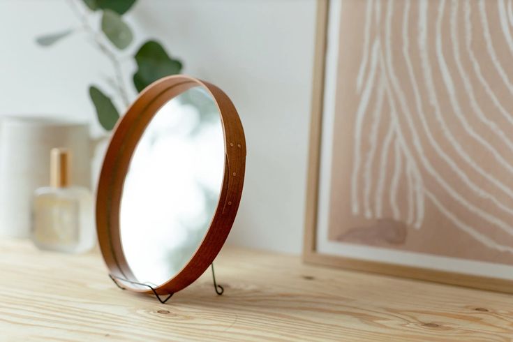 the shaker mirror comes in three options: round in small ¥7,480 (shown, pa 19