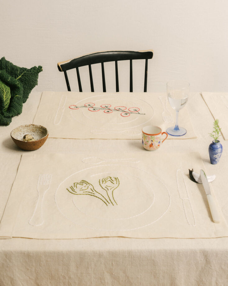 annie would like to gift a pair of assiettes legumes placemats from ouevres sen 18