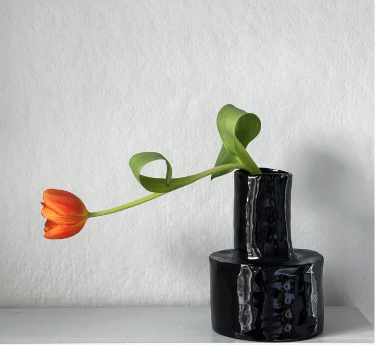 a pick from margot: &#8\2\20;love these glossy black sculptural vases,& 17