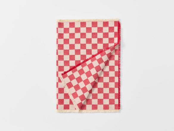f74 table runner in rubino 7