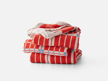 Red and White All Over 10 Unexpectedly Great Finds portrait 5