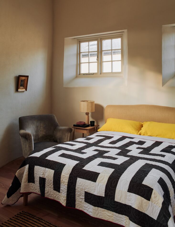 in ada\2\17;s room, a pemberton quilt covers pinch\2\17;s moreau  29