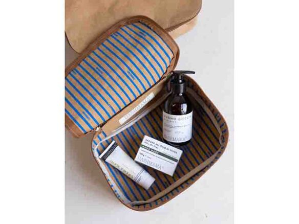 uashmama lipari toiletry case   1 584x438