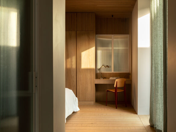 rm overseas issue cover   vol 19 iss 21 jonathan tuckey lake como  