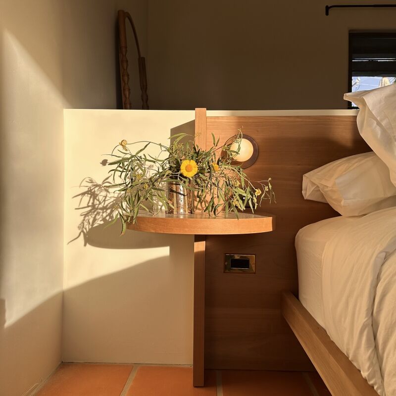hotel wren studio manola flowers  