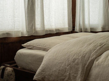 two dawson linen fitted sheet chalk