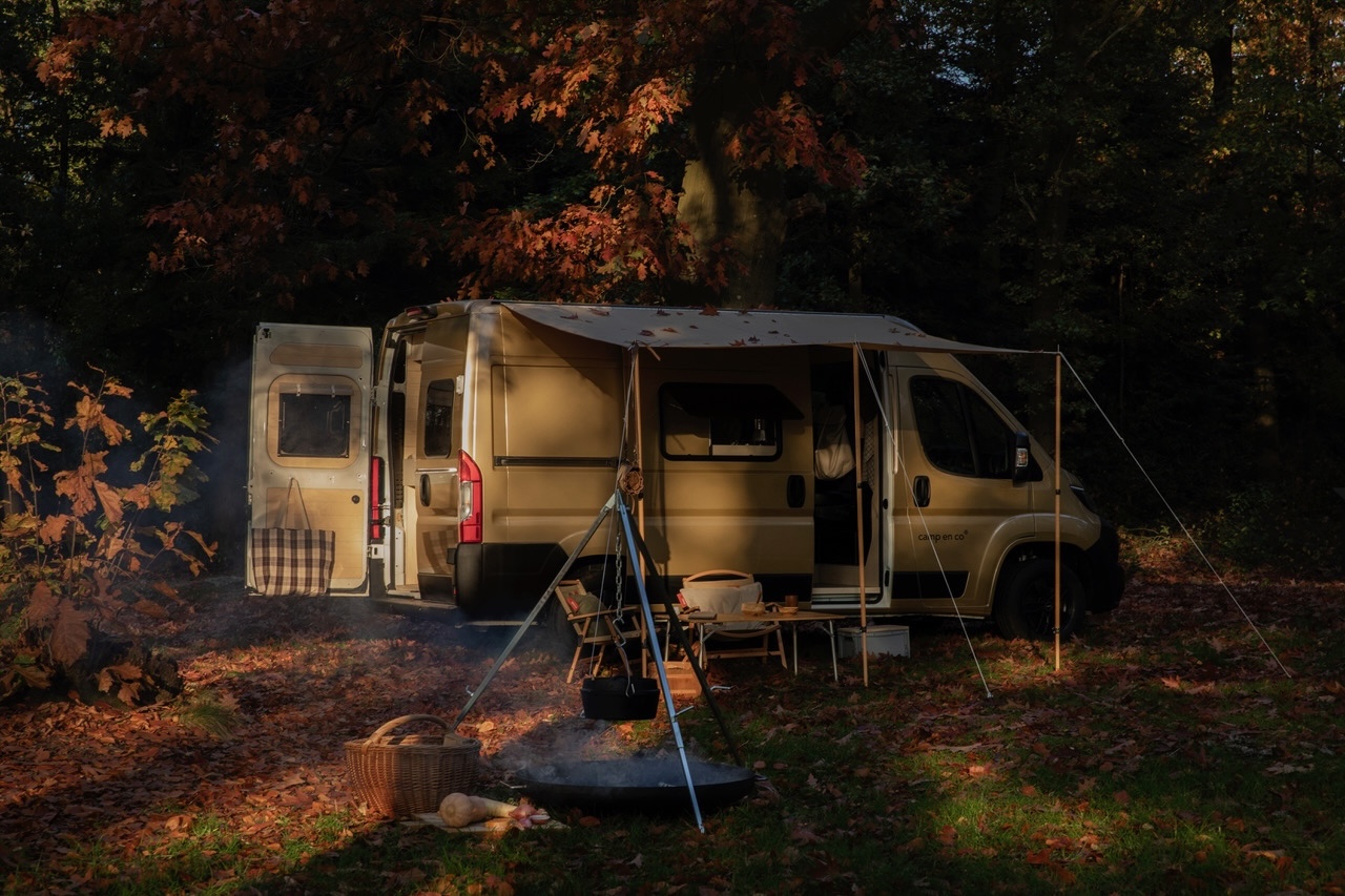 naomi and remco outfitted a peugeot boxer van, with, among other things, a camp 17