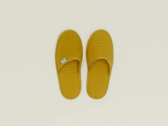 simple waffle slippers 12