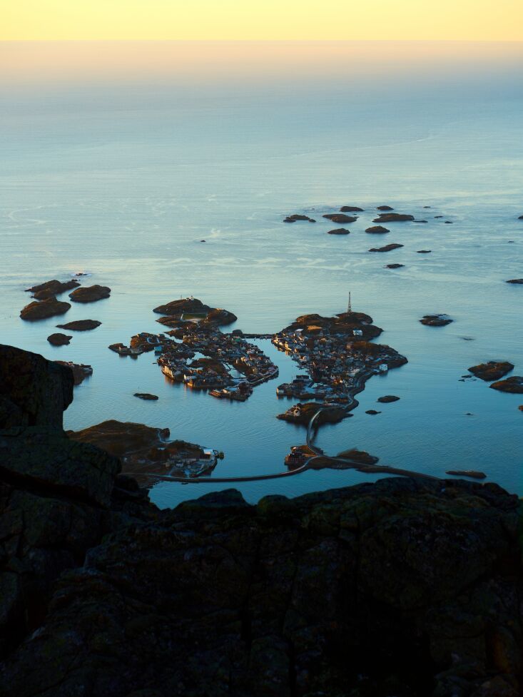 a bird&#8\2\17;s eye view of henningsvær. 30