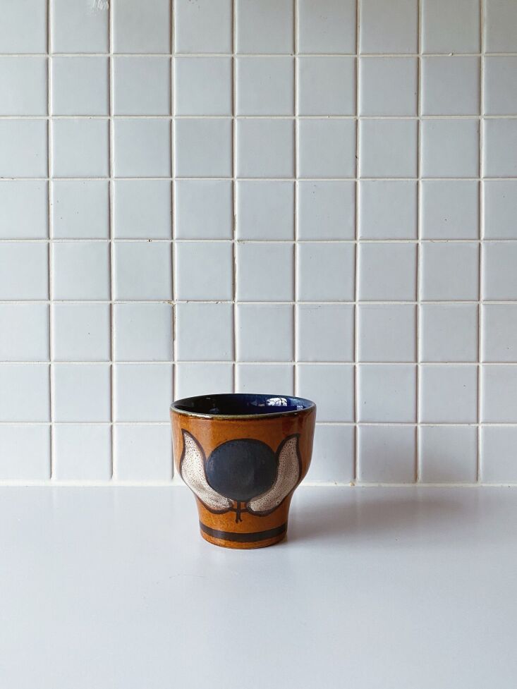 Estoy obsesionada con esta taza de cerámica vintage desechable;\31