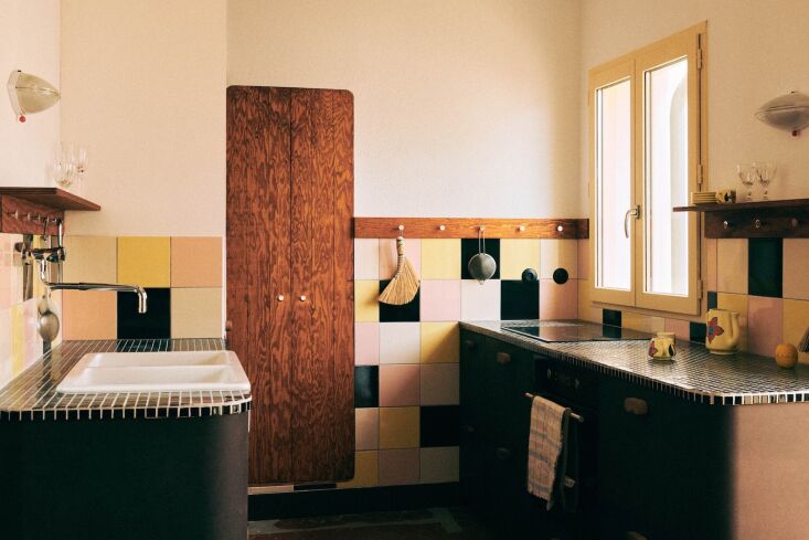 \2\20;our approach is to work with simple, non luxurious materials—som 19