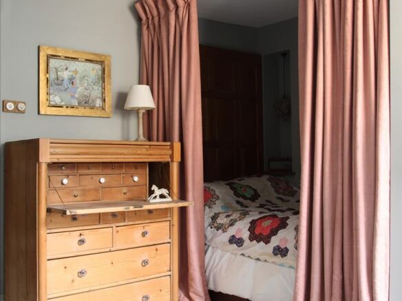 berdoulat bedroom curtain  