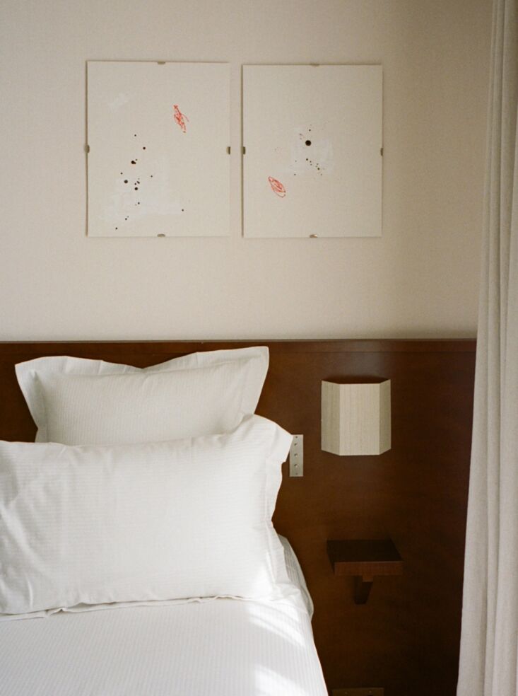 El ebanista Alexis Mazin crea custo 20 utilizando madera recuperada y recuperada