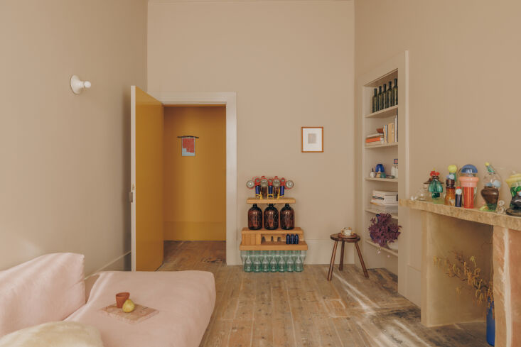 when a door is open, \2\20;a little tongue of the hallway spills out, im 25