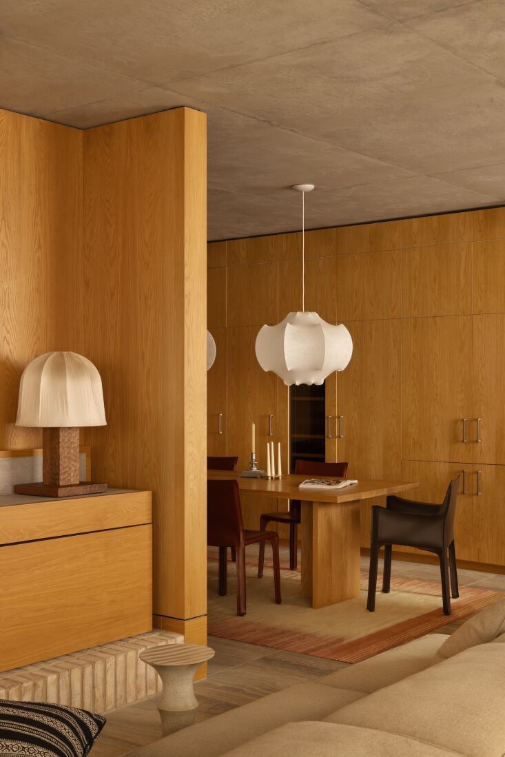 the fragment dining table by simon james is surrounded by mario bellini\ 23