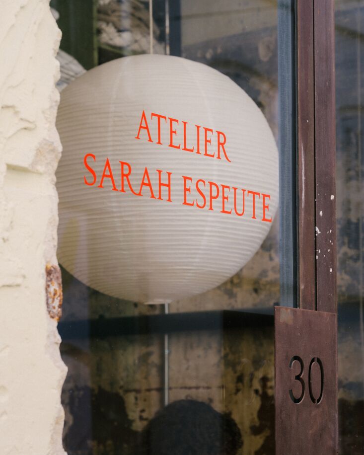 Œuvres sensibles worked with formagari to design custom typography, depicted i 35