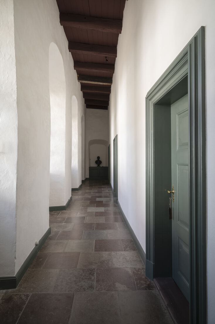 Linolie & Pig ofrece colores de aceite de linaza mezclados personalizados basados ​​en histori 19