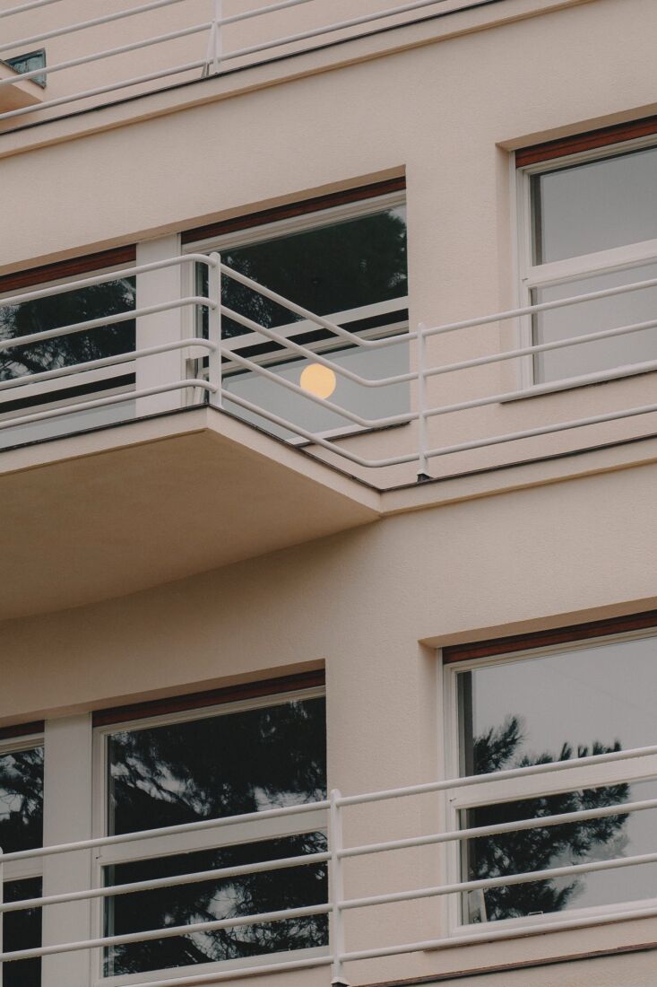 a view of the modernist terraces of villa rezek. 29