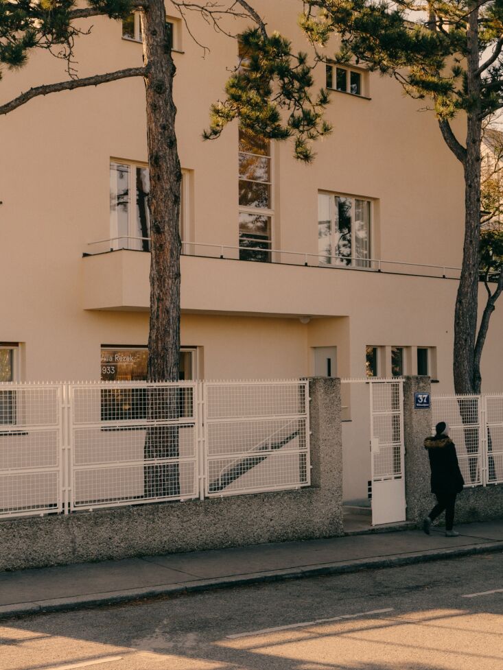 the exterior at 37 windmühlhöhe in vienna. the building is available to tour 30