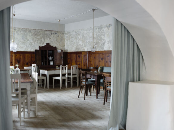 The Good Gausthaus 1477 Reichhalter in Lana South Tyrol portrait 4