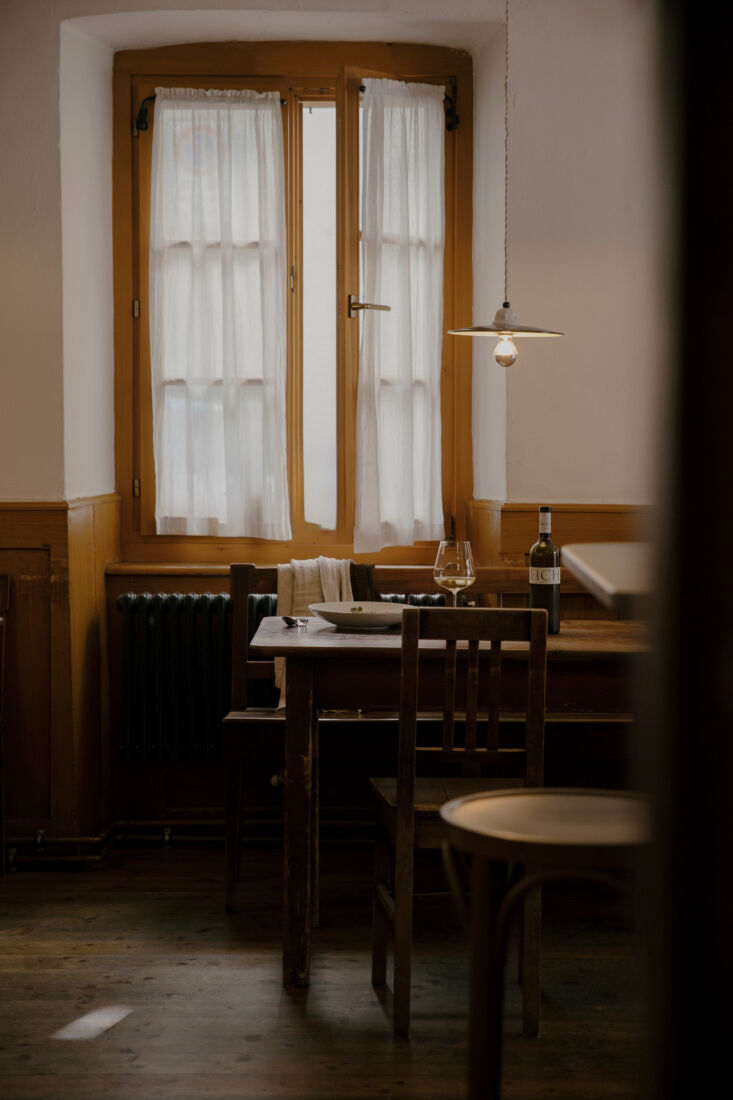 a gastube is the german word for the shared parlor or communal living rooms of  28