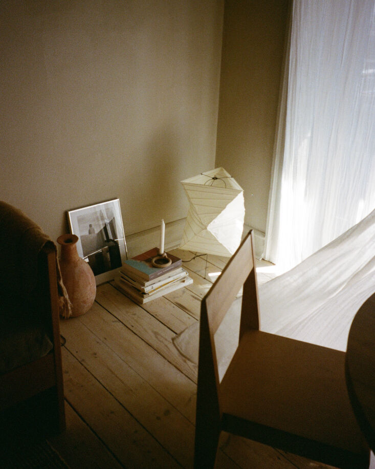 La pareja aprecia las cualidades históricas conservadas: el techo original mo 20