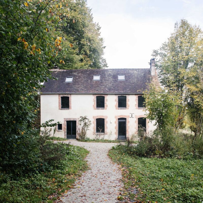 les ateliers permanents tellieres stone house detail 4  