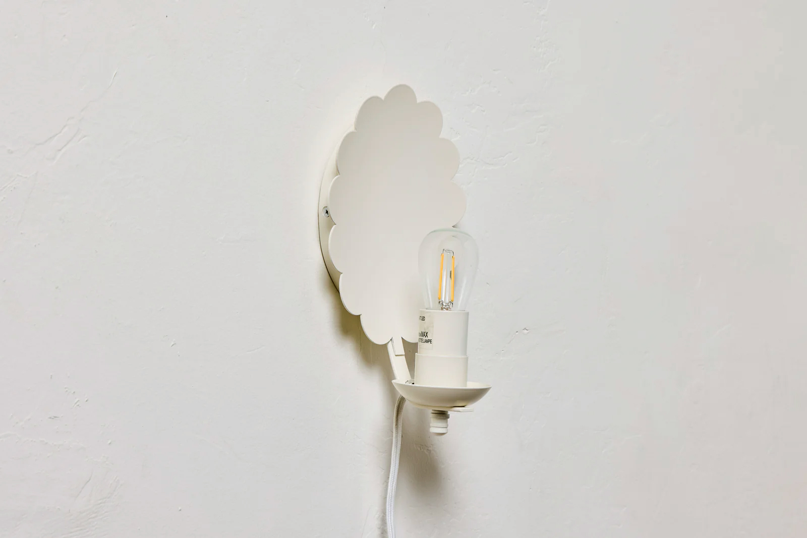 Best Plug-in Bedside Wall Sconces: 10 Easy Pieces