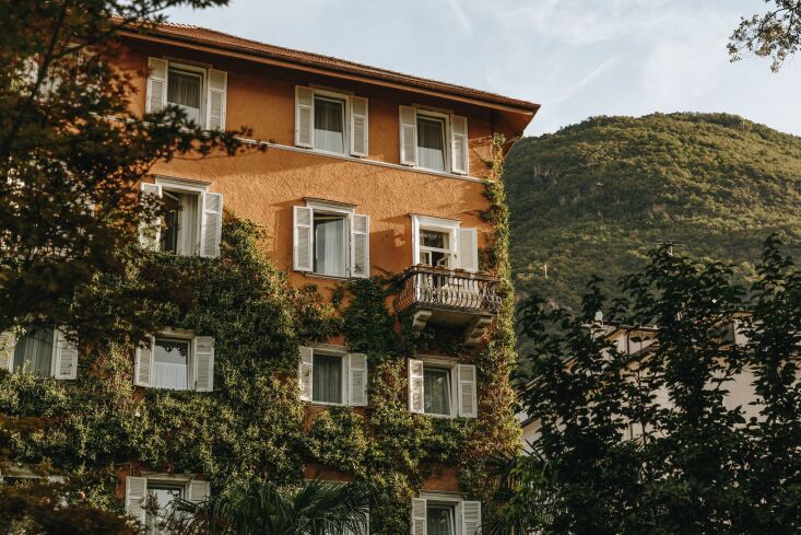Este edificio protegido data del año 1330 y fue el primer hotel de la ciudad. otros 17