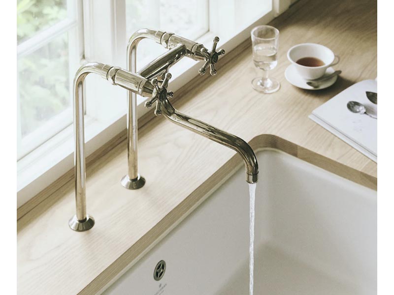 Christiansborg faucet with standpipes