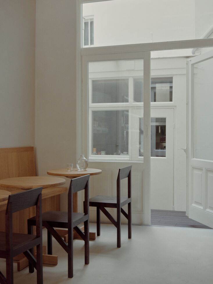 \2\20;the café is our way of welcoming people with open arms,\2\ 19