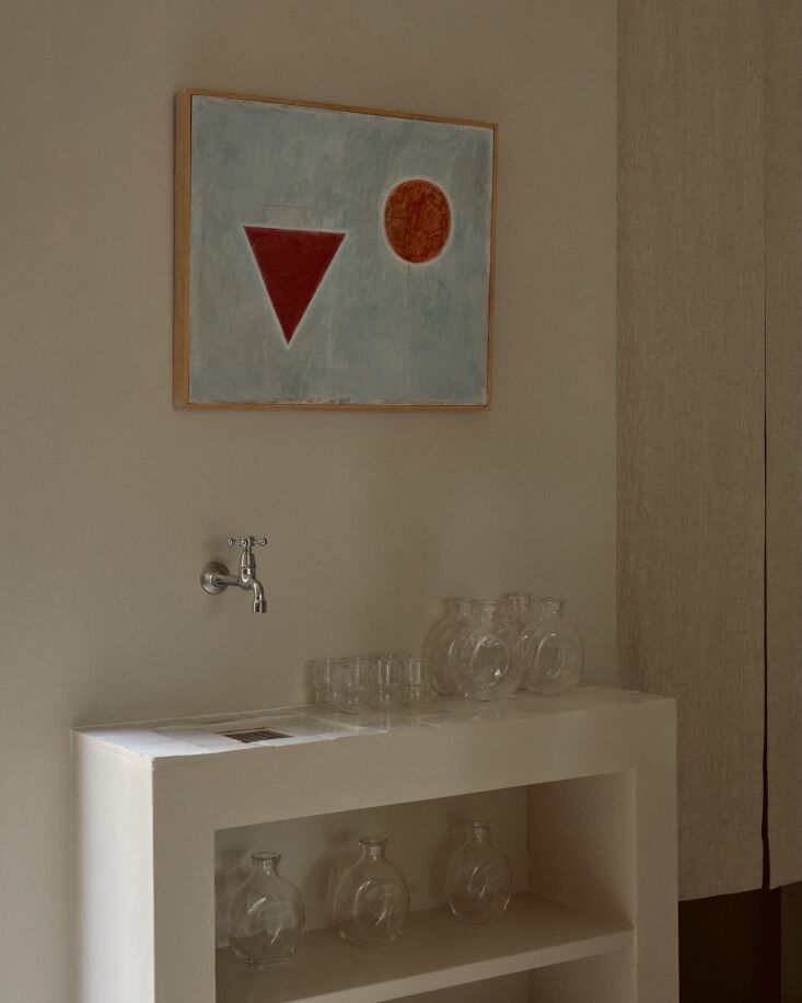 the walls throughout—and the water station built out of concrete blocks—are 23