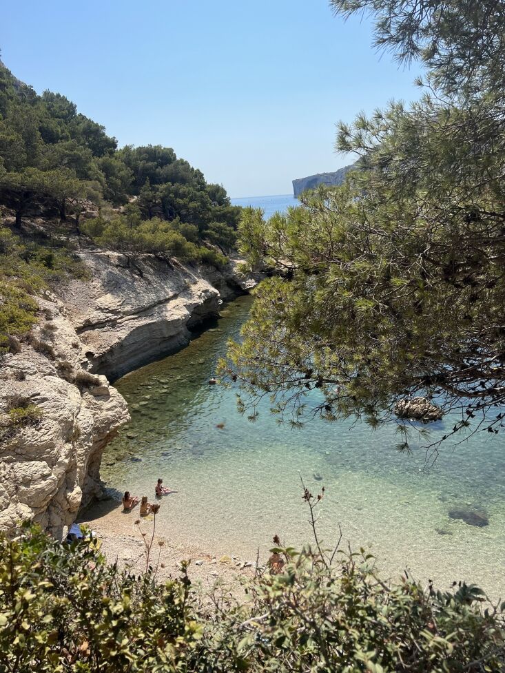 a sleepy afternoon at calanque morgiou. 28
