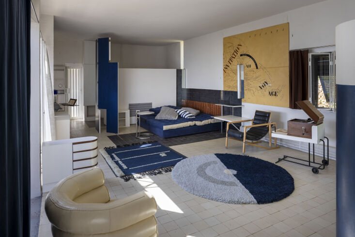 most of the living space is one large room, but it’s not all revealed immedia 20