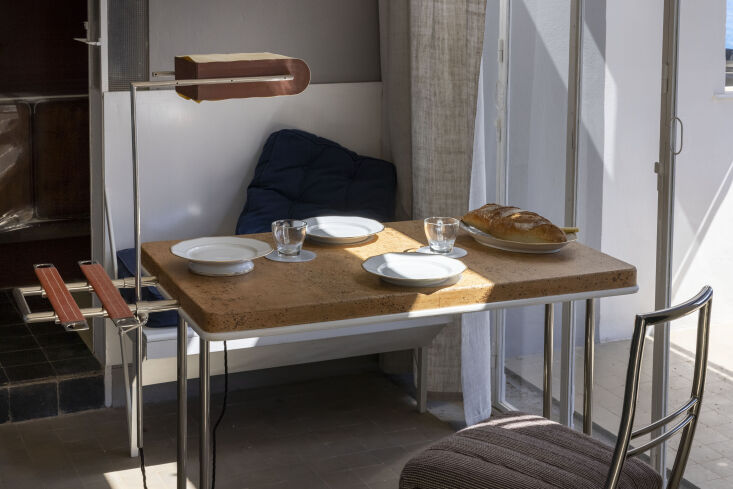 eileen gray’s cork top table was designed as a way to muffle noise: she wante 22