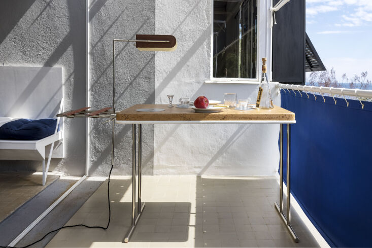 gray’s transat chairs, inspired by transatlantic ocean liner deck chairs, are 23