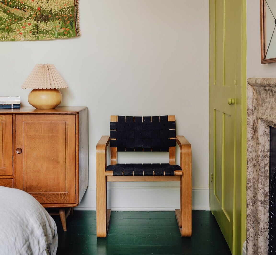 field day victorian london guest room crop cover    