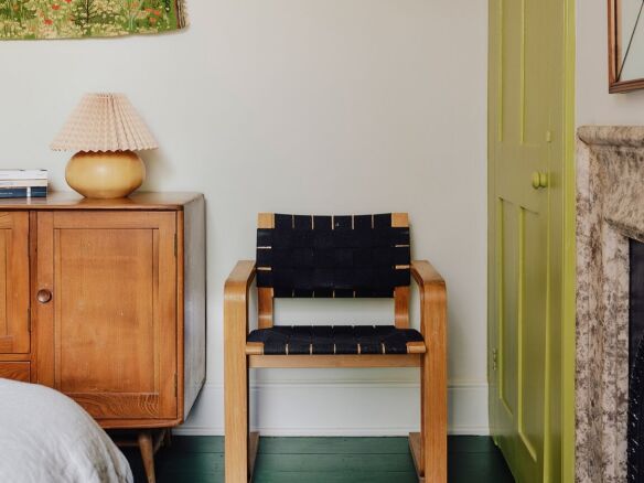 field day victorian london guest room crop cover    